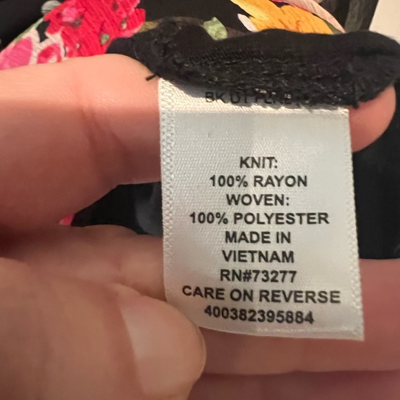 Elle top size large - Picture 3 of 14